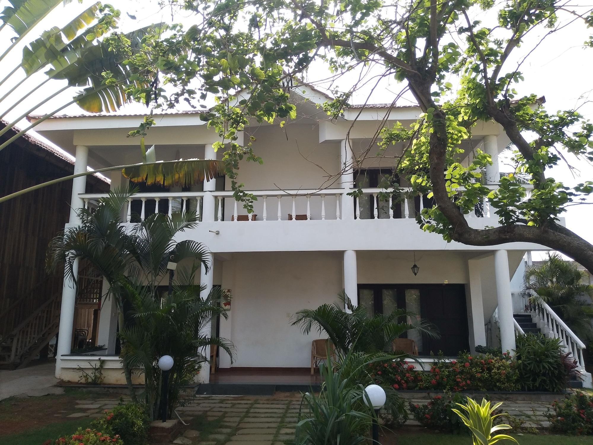 Green Meadows Resort Chennai Bagian luar foto