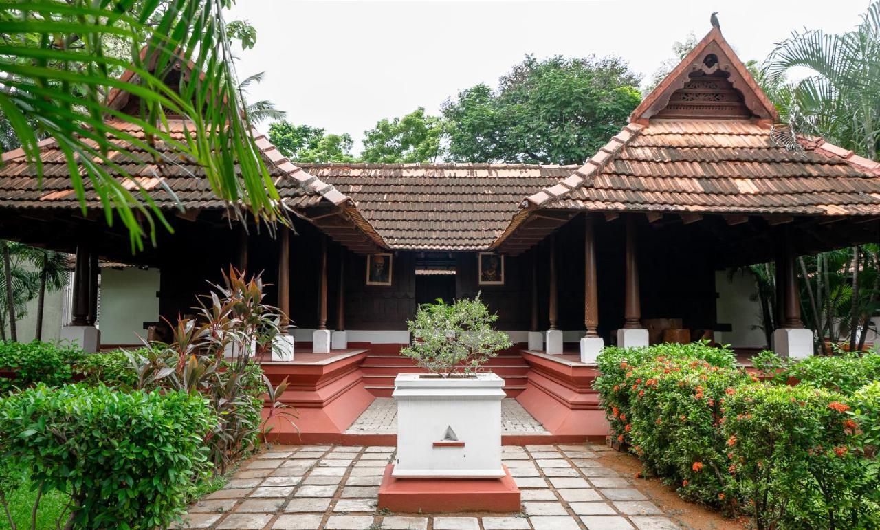 Green Meadows Resort Chennai Bagian luar foto