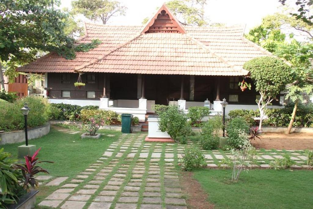 Green Meadows Resort Chennai Bagian luar foto