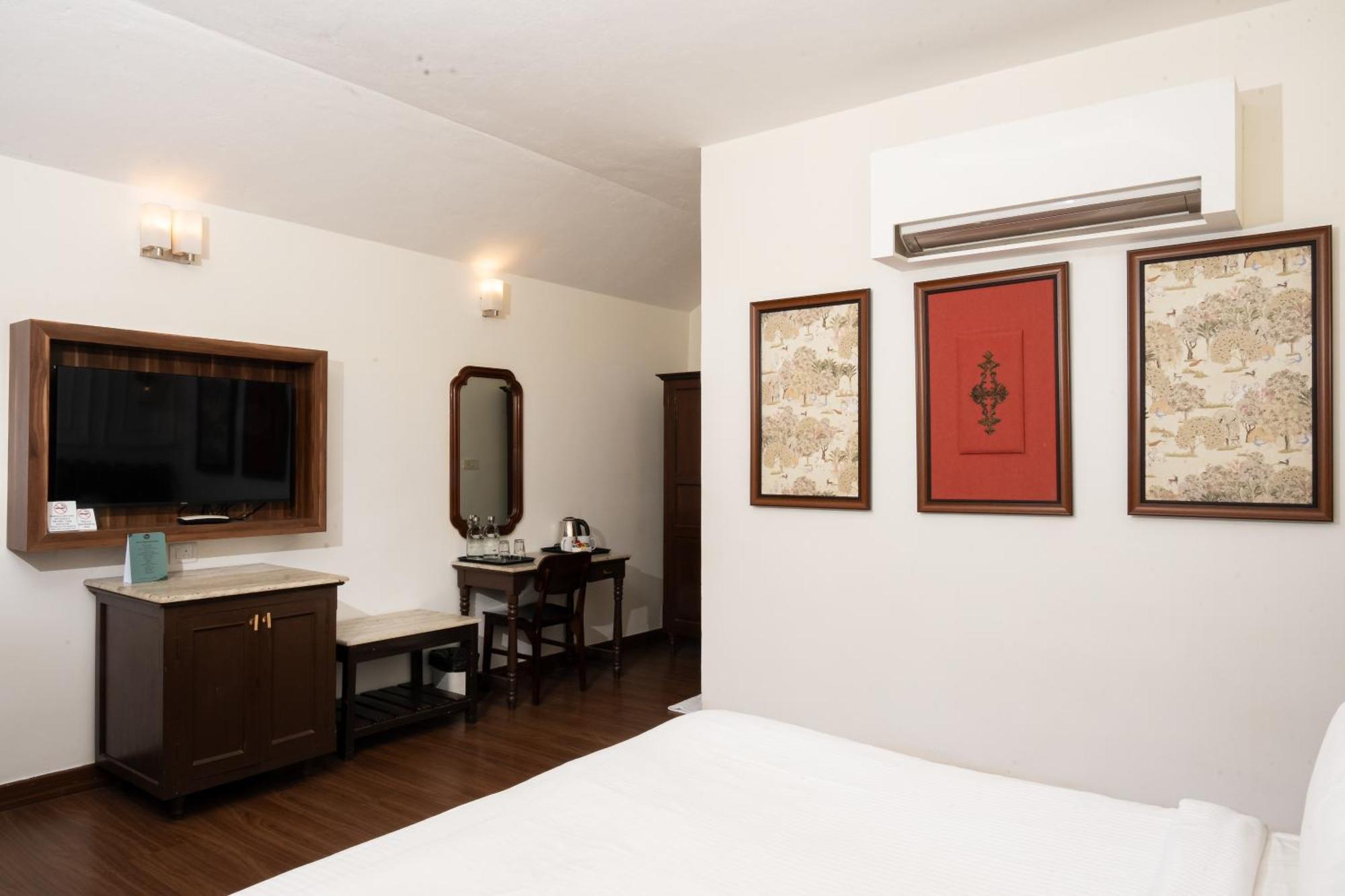 Green Meadows Resort Chennai Bagian luar foto