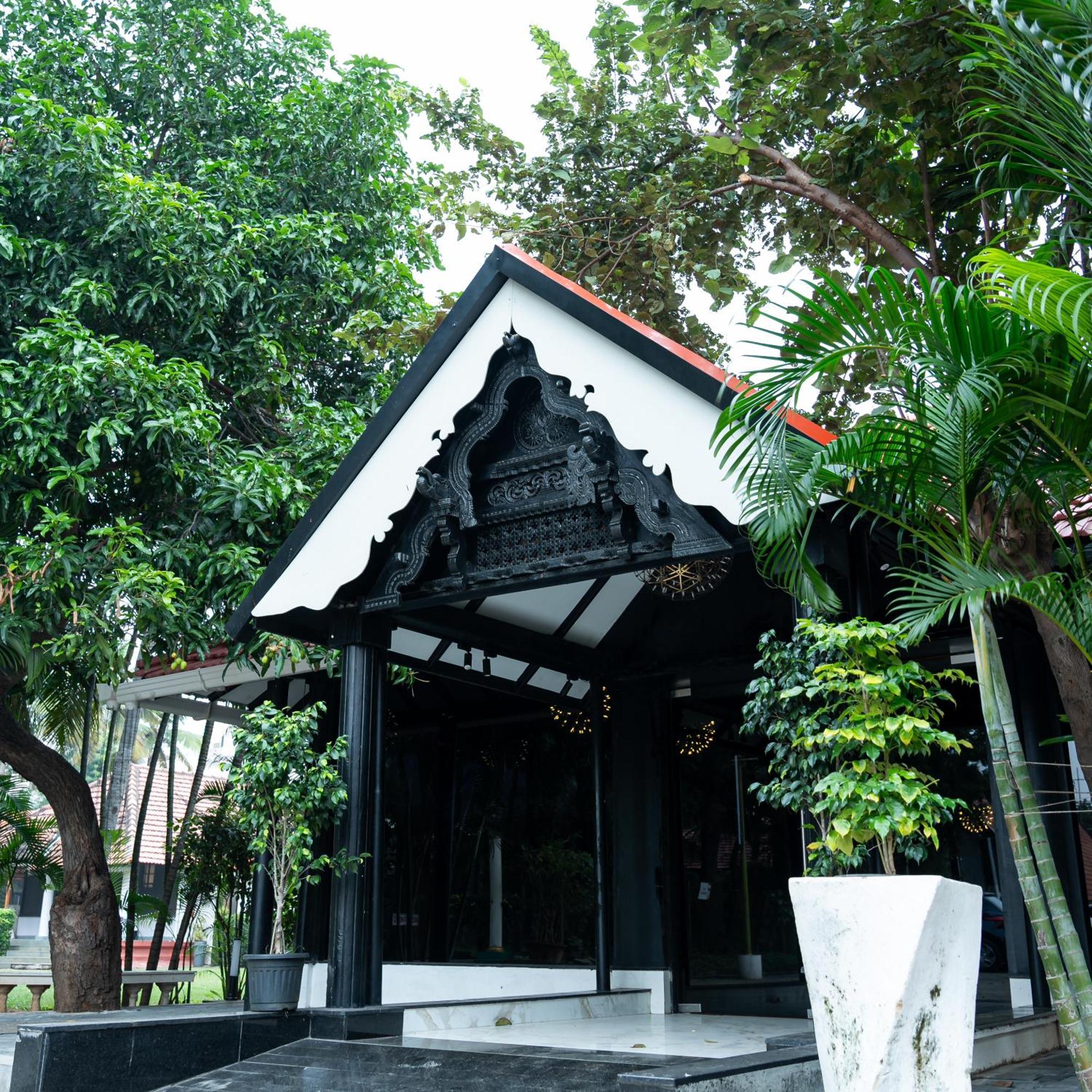 Green Meadows Resort Chennai Bagian luar foto