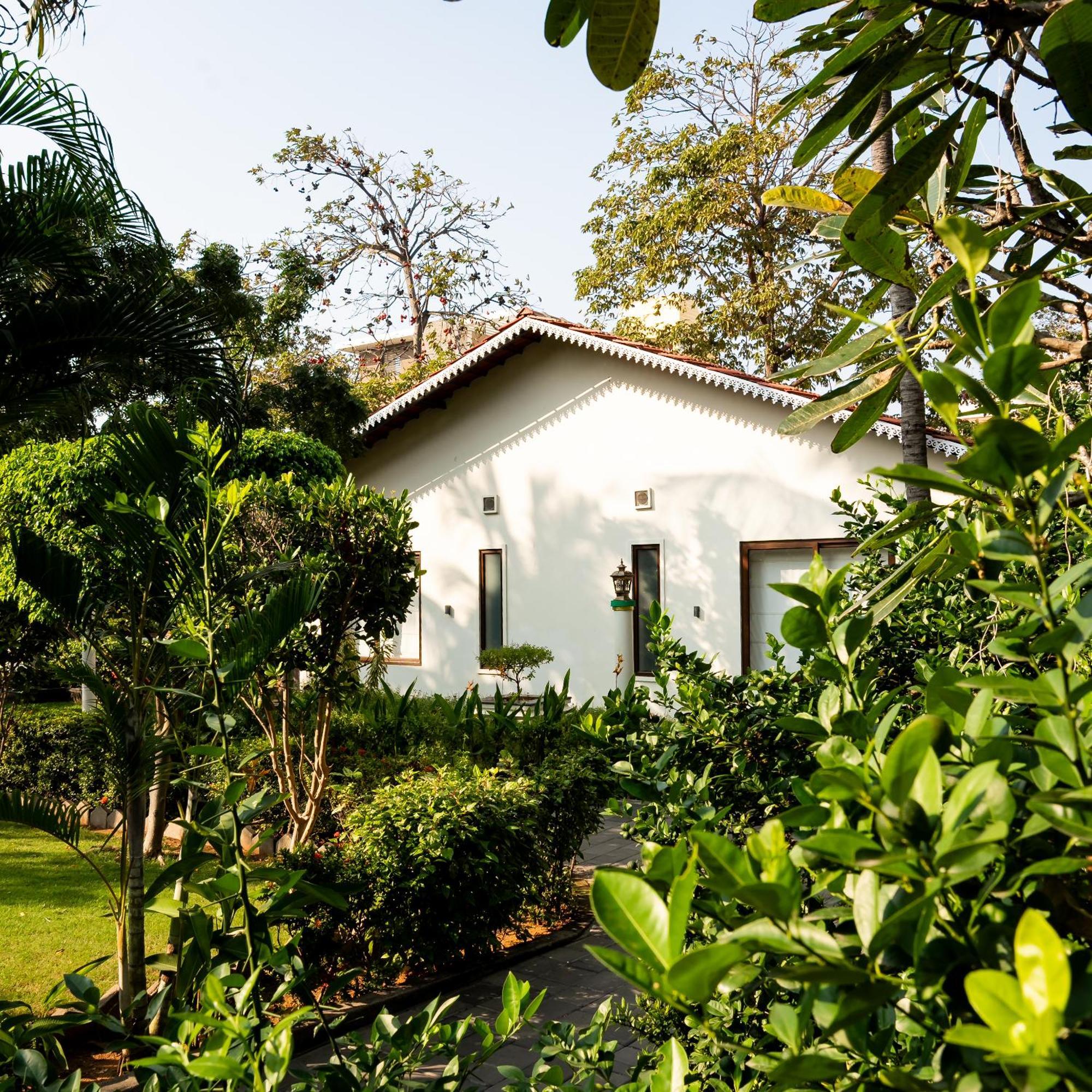 Green Meadows Resort Chennai Bagian luar foto