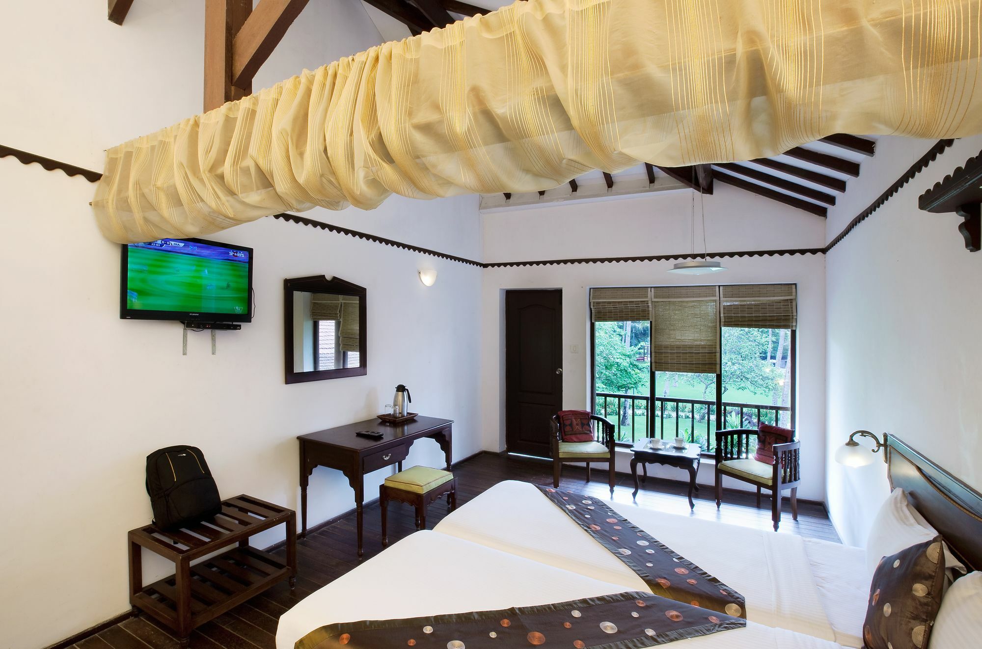 Green Meadows Resort Chennai Bagian luar foto
