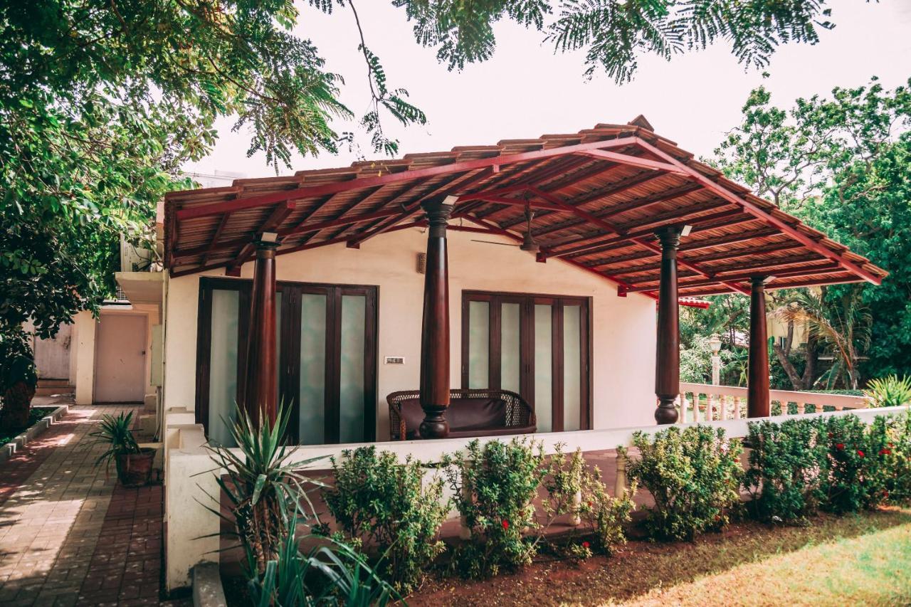Green Meadows Resort Chennai Bagian luar foto